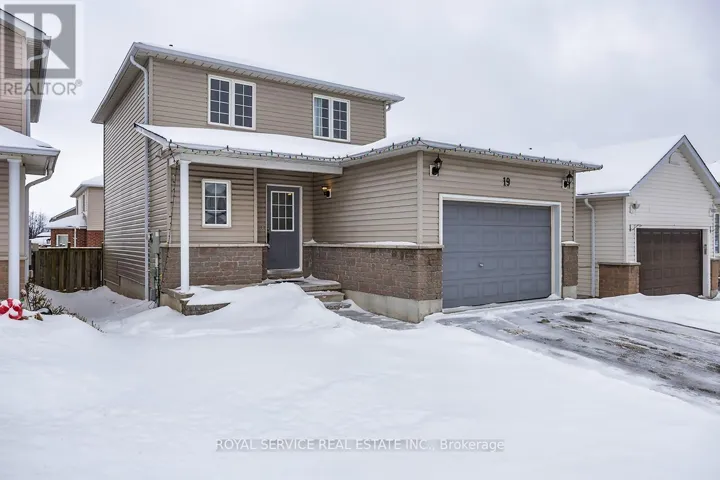 19 BROOKING STREET, Clarington (Bowmanville), Ontario L1C5J3