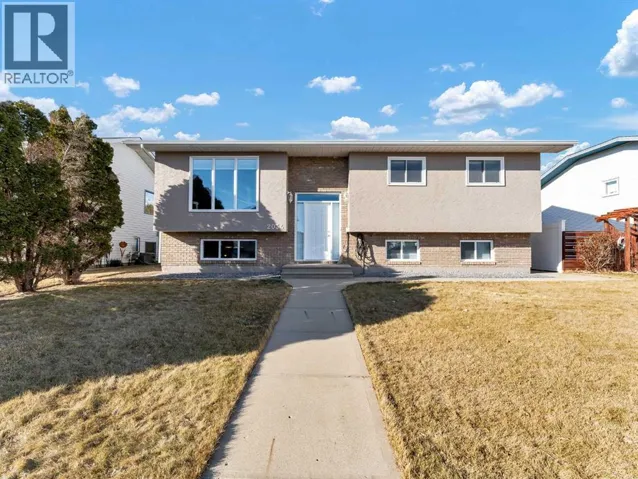 2034 Hatcher Drive, Medicine Hat, Alberta T1C1S2