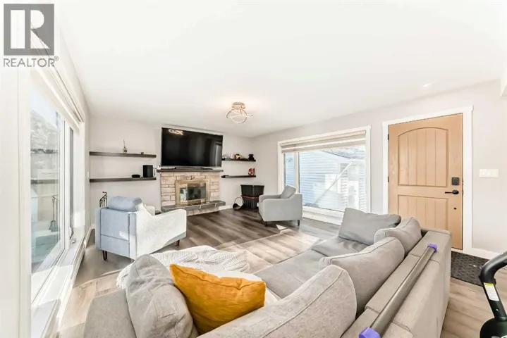 9816 Palistone Road SW, Calgary, Alberta T2V3V9