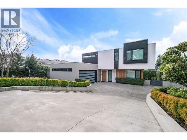 4275 CHELSEA CRESCENT, North Vancouver, British Columbia V7R3J4