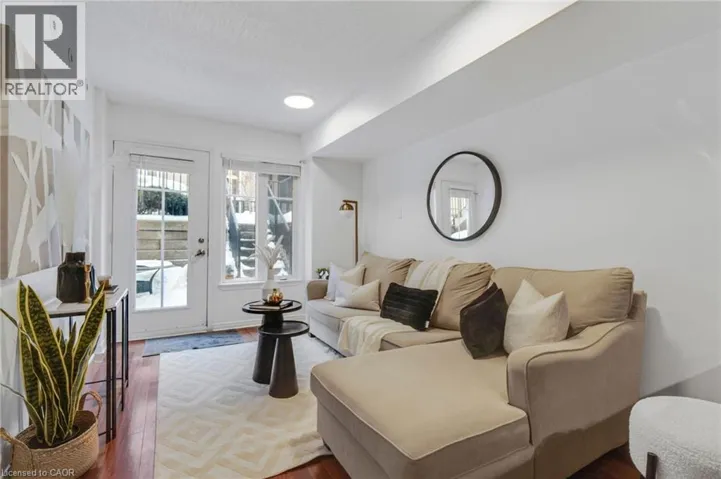 38 WESTERN BATTERY Road Unit# 632, Toronto, Ontario M6K3N9