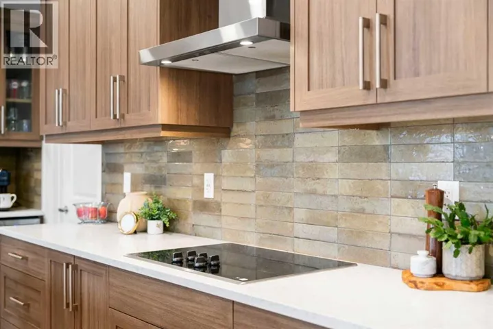 2208, 33 Carringham Gate NW, Calgary, Alberta T3P2H6