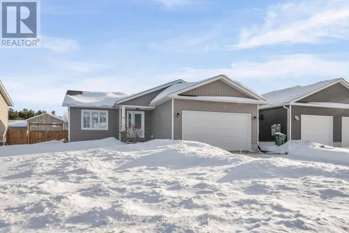 11 TERRANCE DRIVE, Petawawa, Ontario K8H0G3