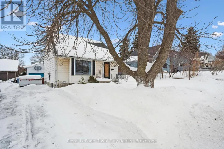 11 CHASE AVENUE, Guelph (Junction/Onward Willow), Ontario N1H2N3
