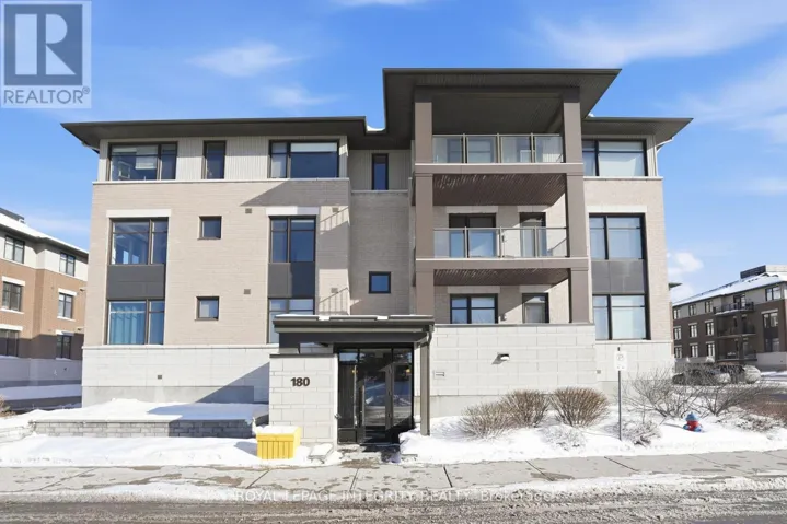 302 - 180 GUELPH PRIVATE, Ottawa, Ontario K2T0J6