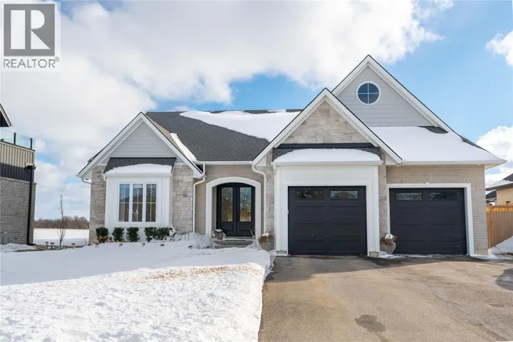 3613 Queen STREET, Plympton-Wyoming, Ontario N0N1E0