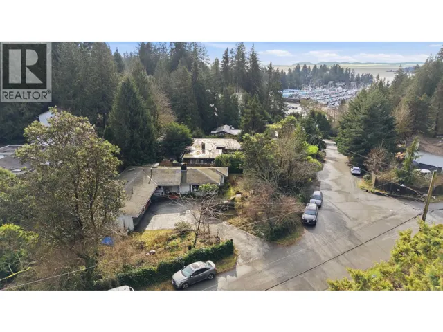 5757 CRANLEY DRIVE, West Vancouver, British Columbia V7W1S9