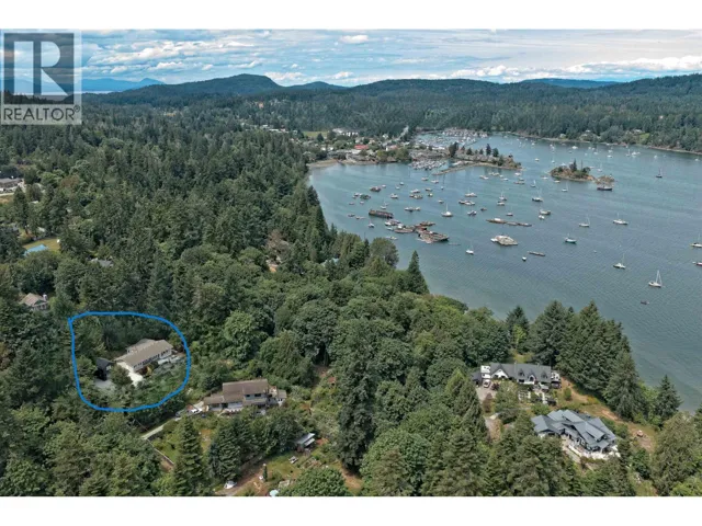 118 DOUGLAS ROAD, Salt Spring Island, British Columbia V8K2J2