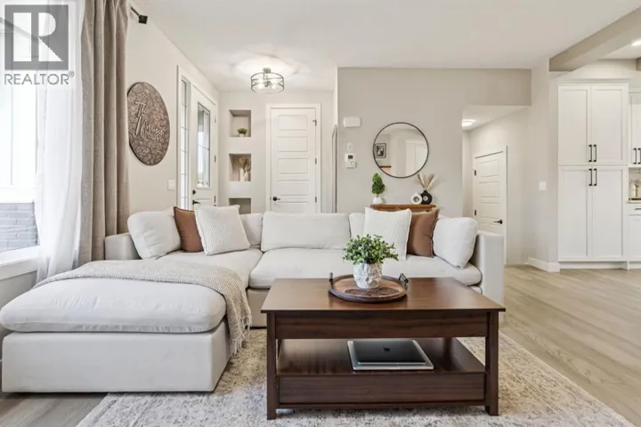 512 River Avenue, Cochrane, Alberta T4C3B8