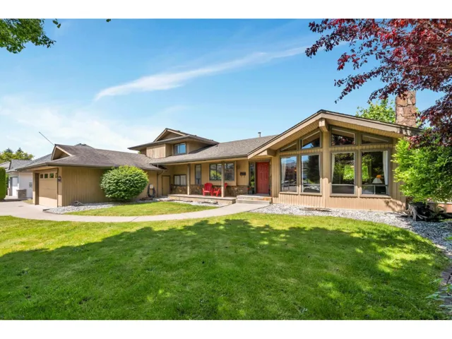 21761 49A AVENUE, Langley, British Columbia V3A6C4