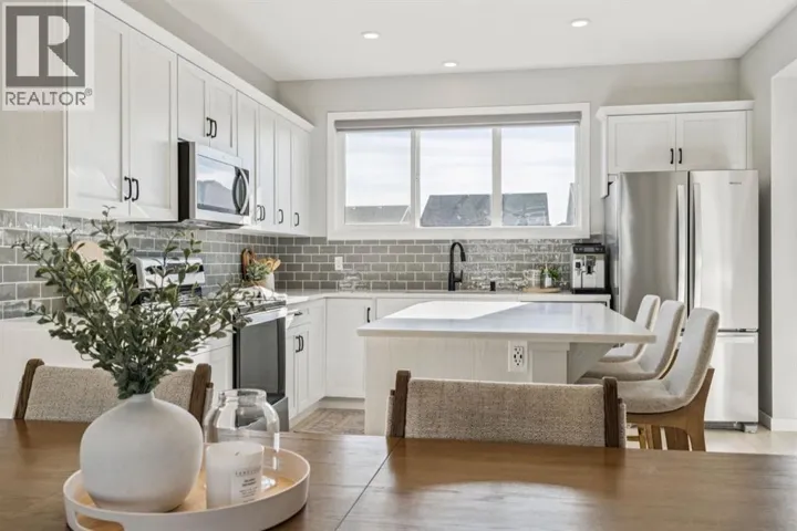 22 Precedence Glen, Cochrane, Alberta T4C2W7