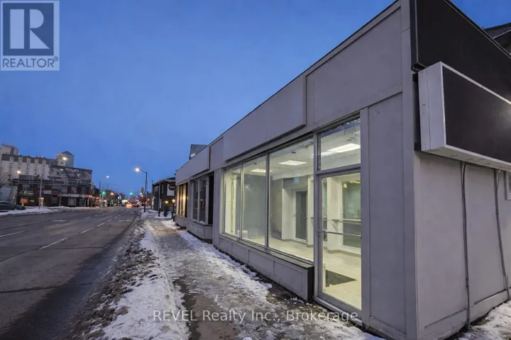5992 -B LUNDY'S LANE, Niagara Falls (Dorchester), Ontario L2G1T1