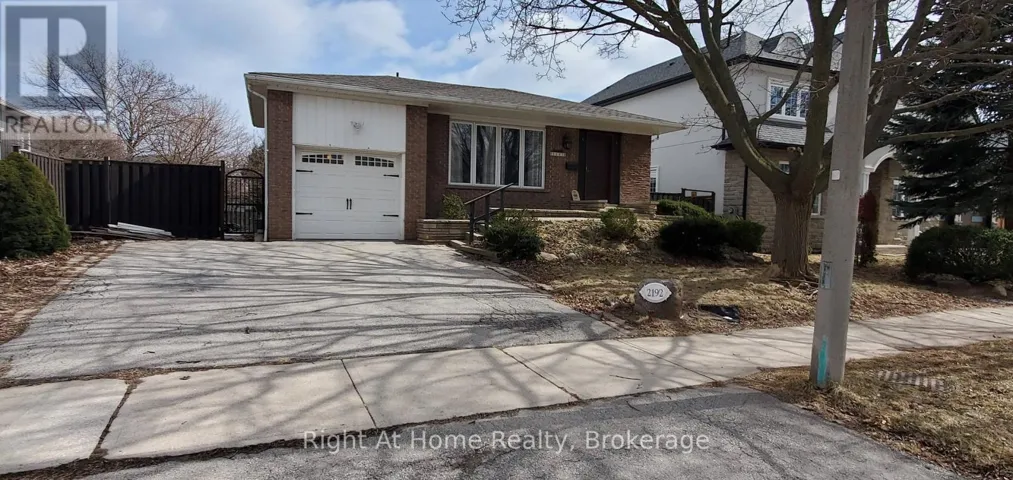 2192 BRIDGE ROAD, Oakville (WO West), Ontario L6L2G3