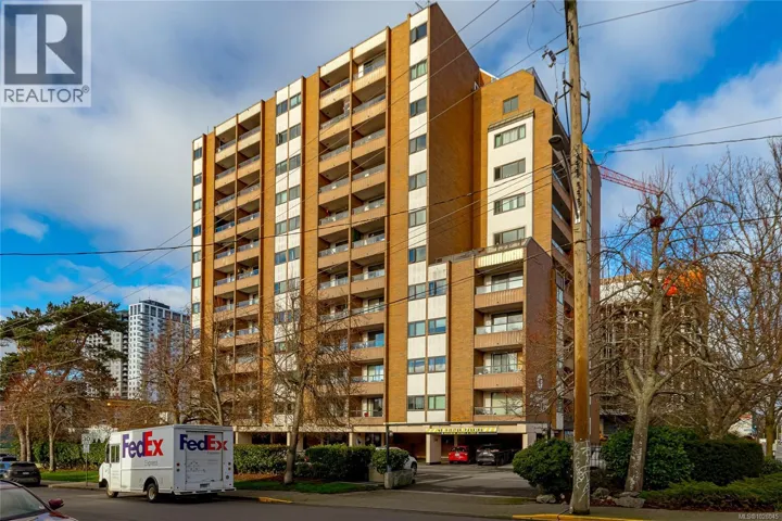 905 1630 Quadra St, Victoria, British Columbia V8W3J5