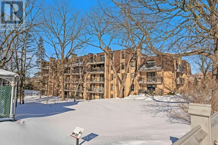 PH 1 - 15390 YONGE STREET, Aurora (Aurora Village), Ontario L4G1N8