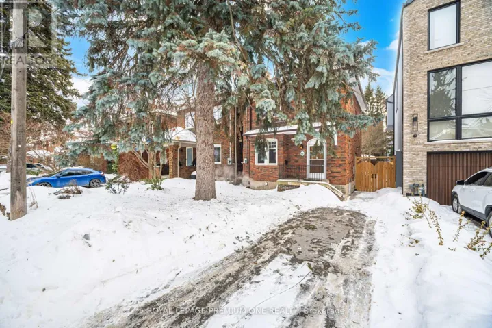 61 METHUEN AVENUE, Toronto (Lambton Baby Point), Ontario M6S1Z7