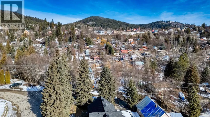1920 Union Avenue, Rossland, British Columbia V0G1Y0