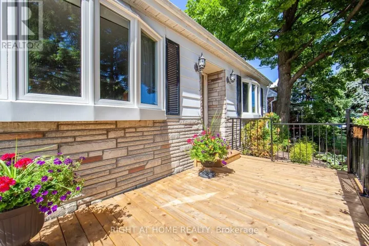 176 PHYLLIS AVENUE, Toronto (Cliffcrest), Ontario M1M1Y8