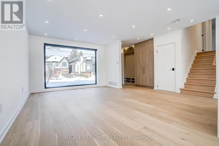 215 CHURCHILL AVENUE, Toronto (Willowdale West), Ontario M2R1E2