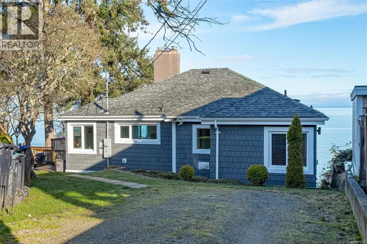484 Bay St, Qualicum Beach, British Columbia V9K1J9