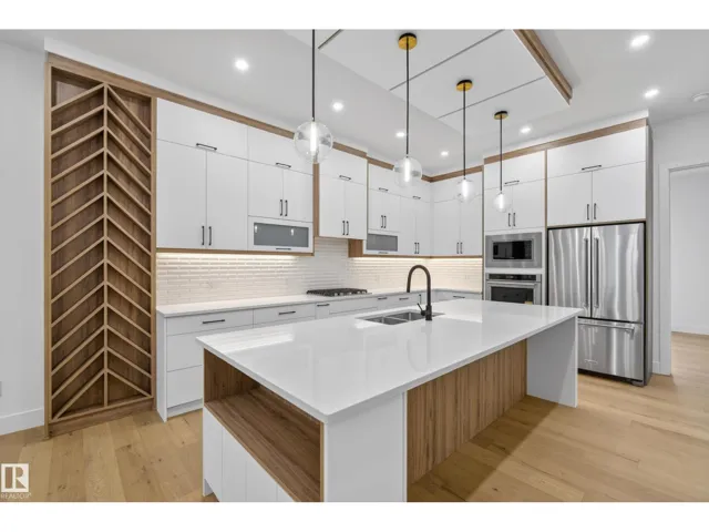 11613 79 AV NW, Edmonton, Alberta T5X6C5