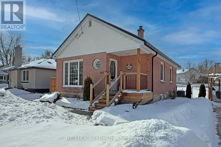 813 WILTON CRESCENT, Woodstock (Woodstock - North), Ontario N4S7H4
