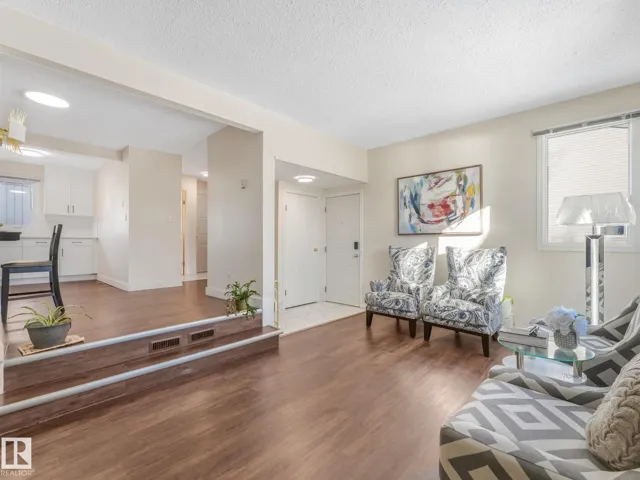 12 AKINSDALE, St. Albert, Alberta T8N2W9