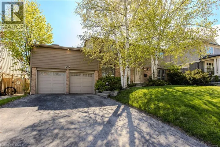 1858 HEATHER HILLS Drive, Burlington, Ontario L7P2Y9
