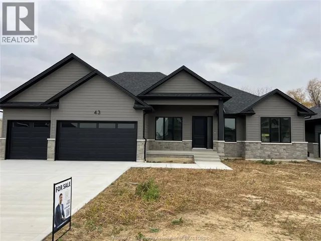 43 ROSEWOOD CRESCENT, Chatham, Ontario N7M0P4
