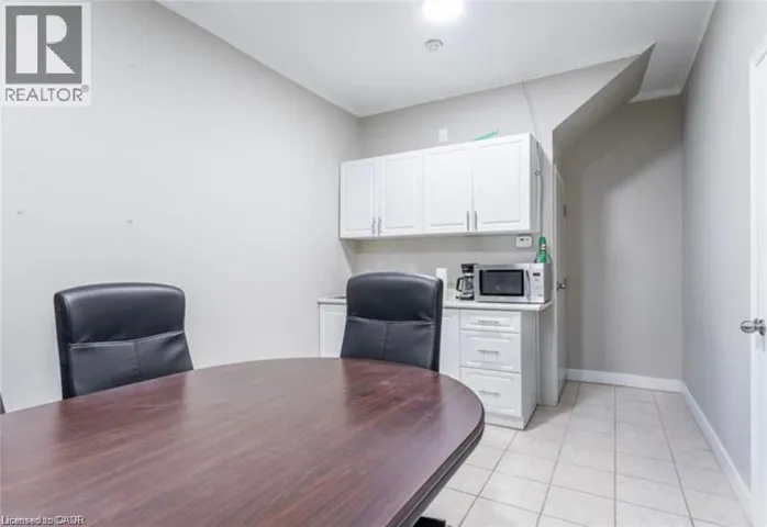 833 KING Street E, Hamilton, Ontario L8M1B1