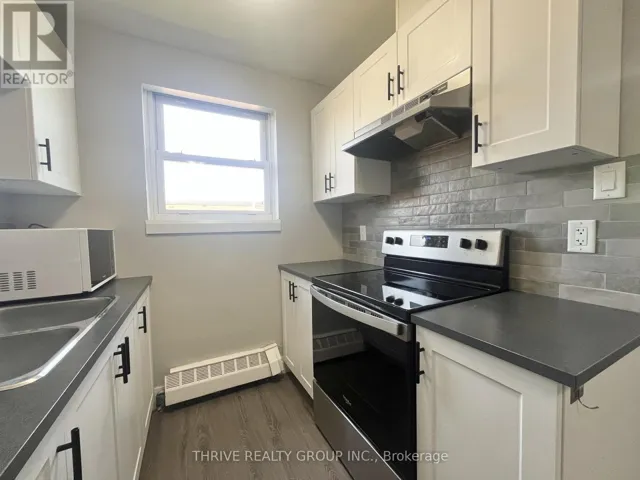 7 - 106 KING EDWARD AVENUE, London South (South I), Ontario N5Z3T1