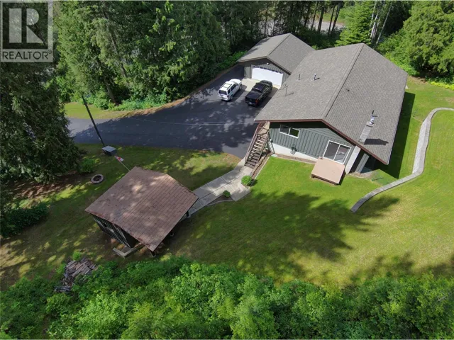 2162 Old Salmo Road, Fruitvale, British Columbia V0G1L1
