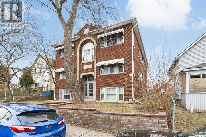 476 Parent Unit# 2, Windsor, Ontario N8M3S1
