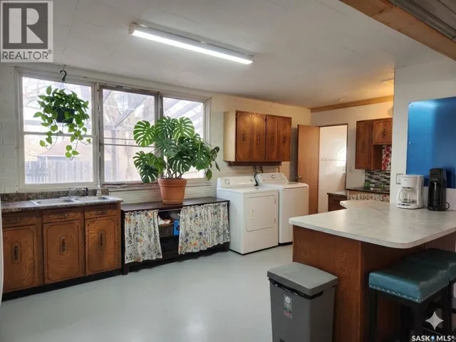 421 4th STREET, Chaplin, Saskatchewan S0H0V0