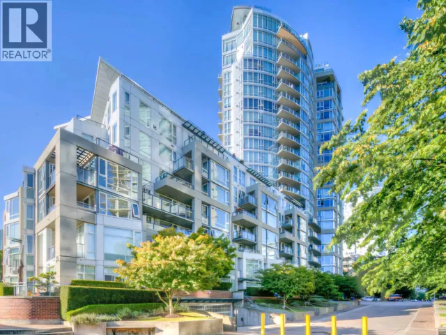1383 MARINASIDE CRESCENT, Vancouver, British Columbia V6Z2W9