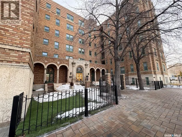 406 2305 Victoria AVENUE, Regina, Saskatchewan S4P0S7