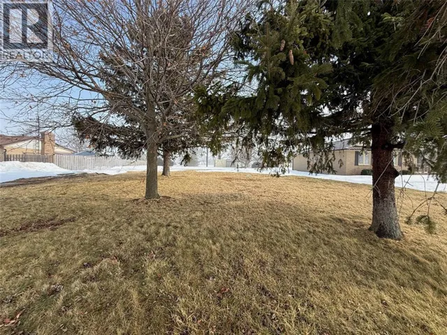 3126 Queen STREET, Brooke-Alvinston, Ontario N0N1K0