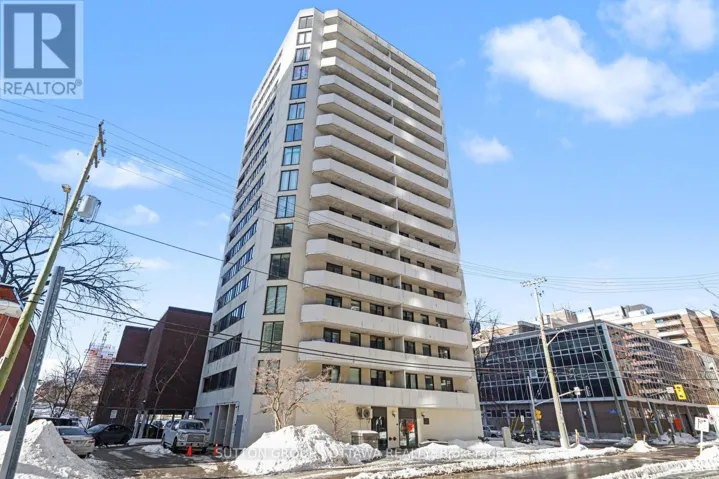 1004 - 200 BAY STREET, Ottawa, Ontario K1R7W8