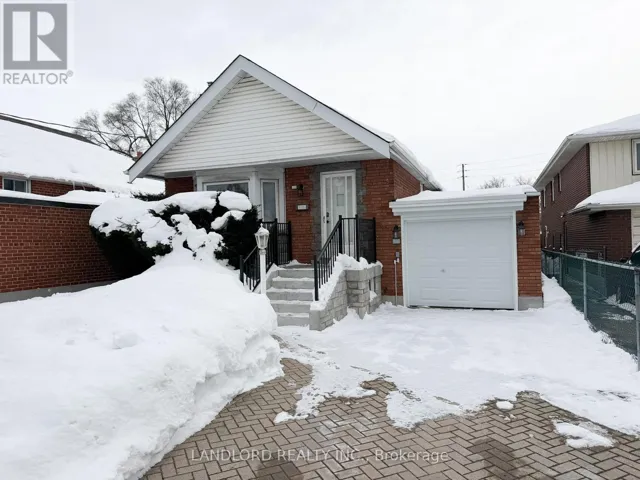 3 DAVIES CRESCENT, Toronto (East York), Ontario M4J2X4