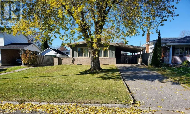 1002 ALBANY COURT, Peterborough (Ashburnham Ward 4), Ontario K9J1J2