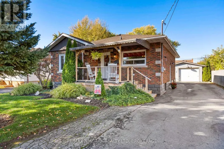 85 GOLDEN BOULEVARD W, Welland (Lincoln/Crowland), Ontario L3B1H8