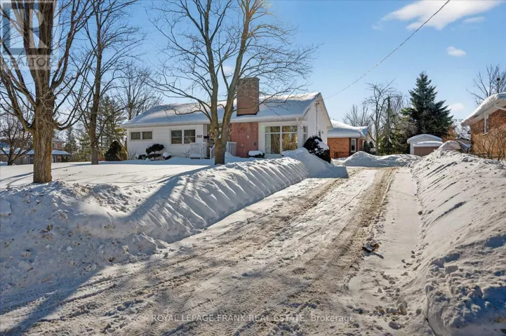 797 VALLEYVIEW DRIVE, Peterborough (Monaghan Ward 2), Ontario K9J6P9