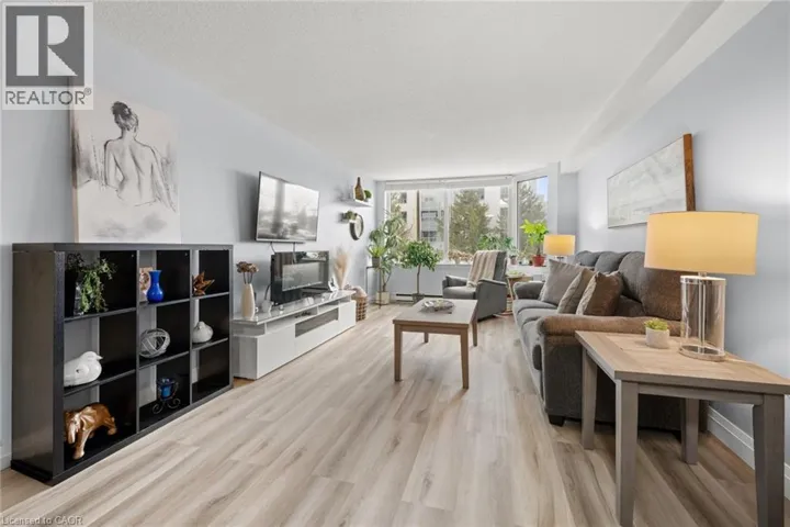 35 GREEN VALLEY Drive Unit# 204, Kitchener, Ontario N2P2A5