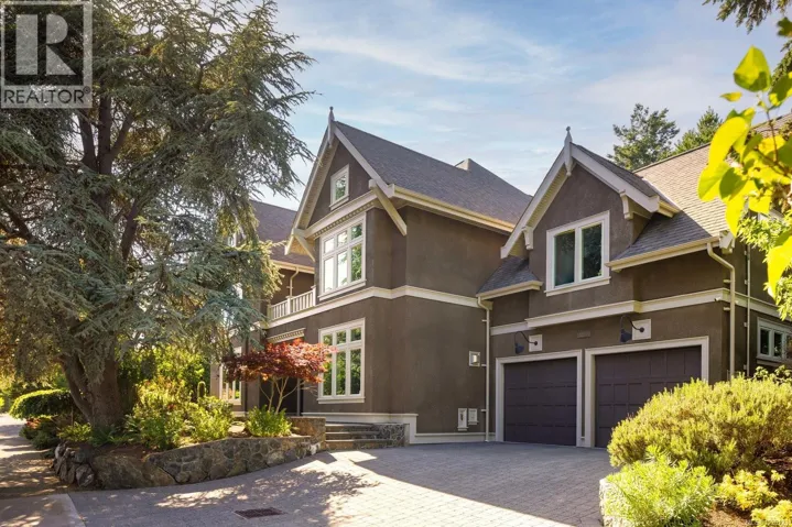 1568 Montgomery Ave, Victoria, British Columbia V8S1T6