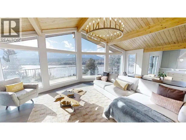 521 UPPER LAKEVIEW Road, Invermere, British Columbia V0A1K3