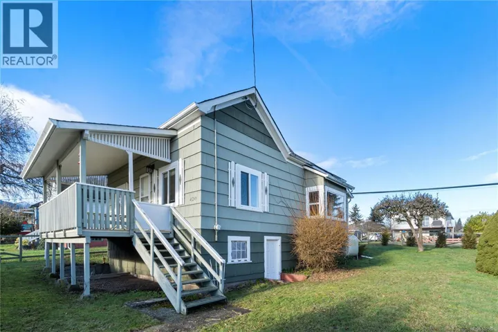 420 Roberts St, Ladysmith, British Columbia V9G1A6