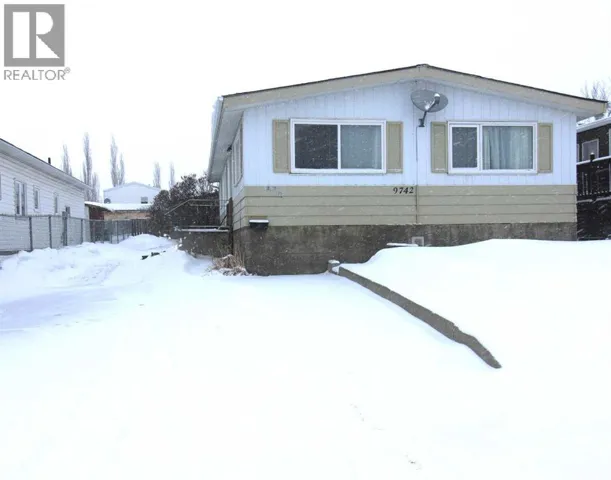9742 120 Avenue, Grande Prairie, Alberta T8V5H3