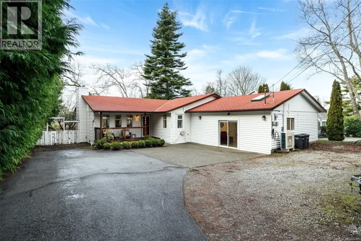 3990 Bow Rd, Saanich, British Columbia V8N3B1