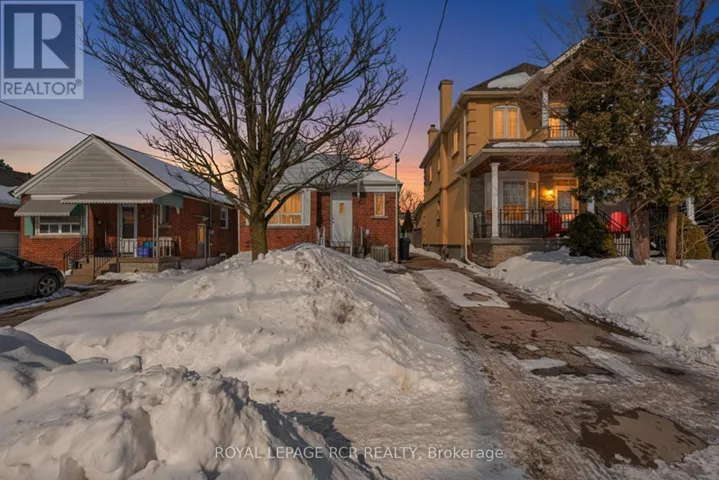 64 SCHELL AVENUE, Toronto (Briar Hill-Belgravia), Ontario M6E2S9