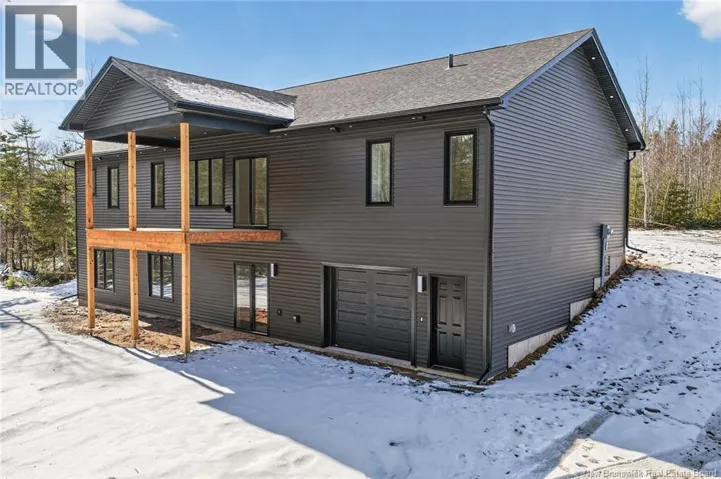 10 Breckenridge Court, Lutes Mountain, New Brunswick E1G5W8